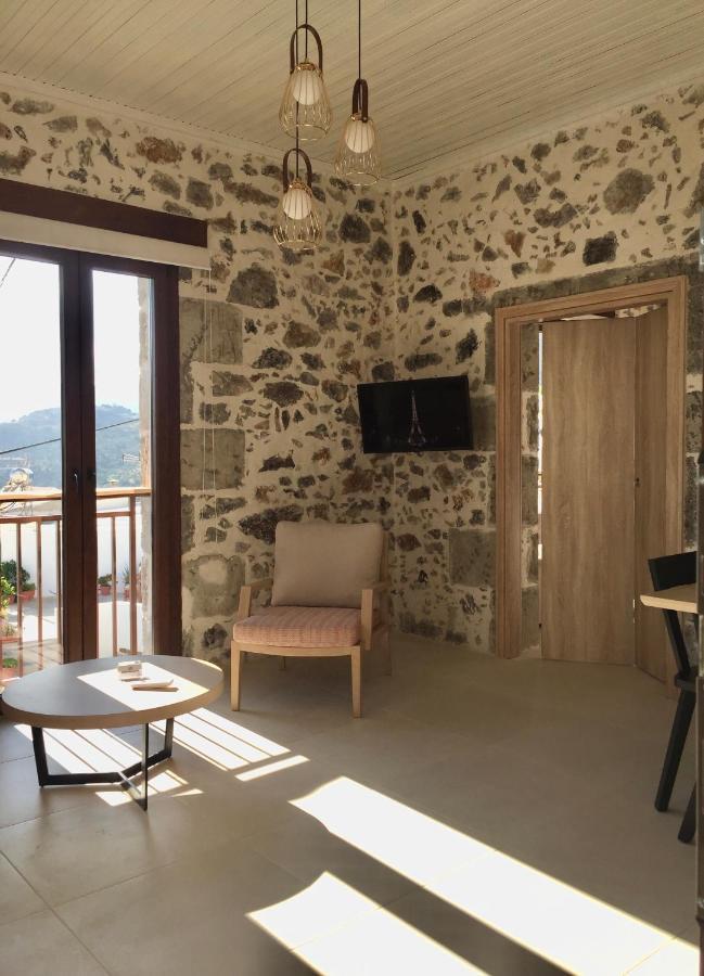 Mirthia Apartments 플라키아스 외부 사진